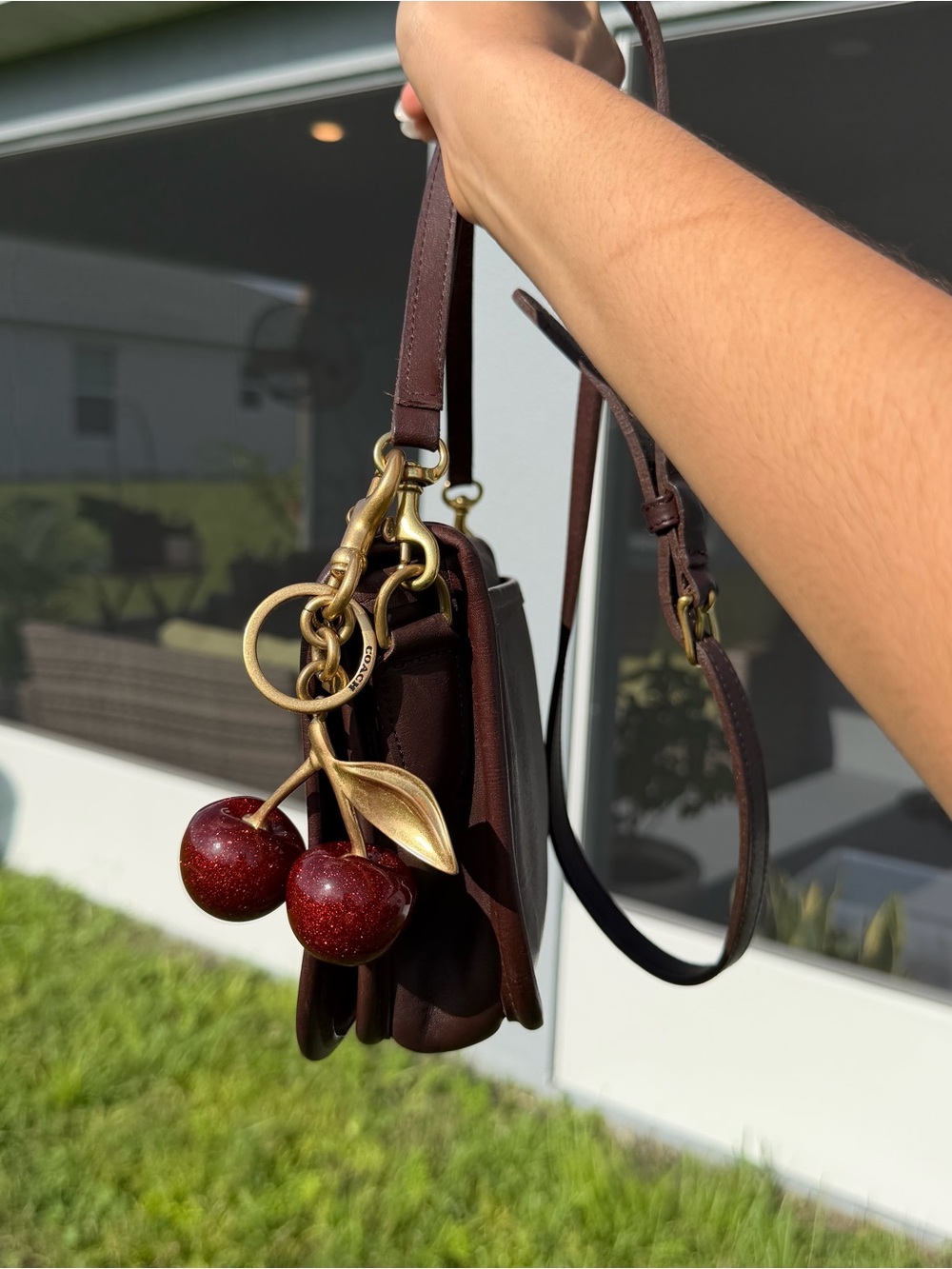 Vintage coach pocket purse in chocolate brown - Picture 6 of 12